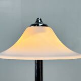Lampe de table en verre opalin allemand