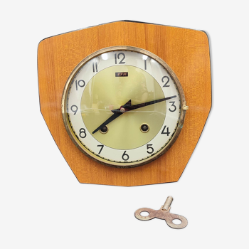 Vintage FFR two-hole formica wall clock