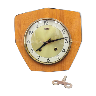 Vintage FFR two-hole formica wall clock