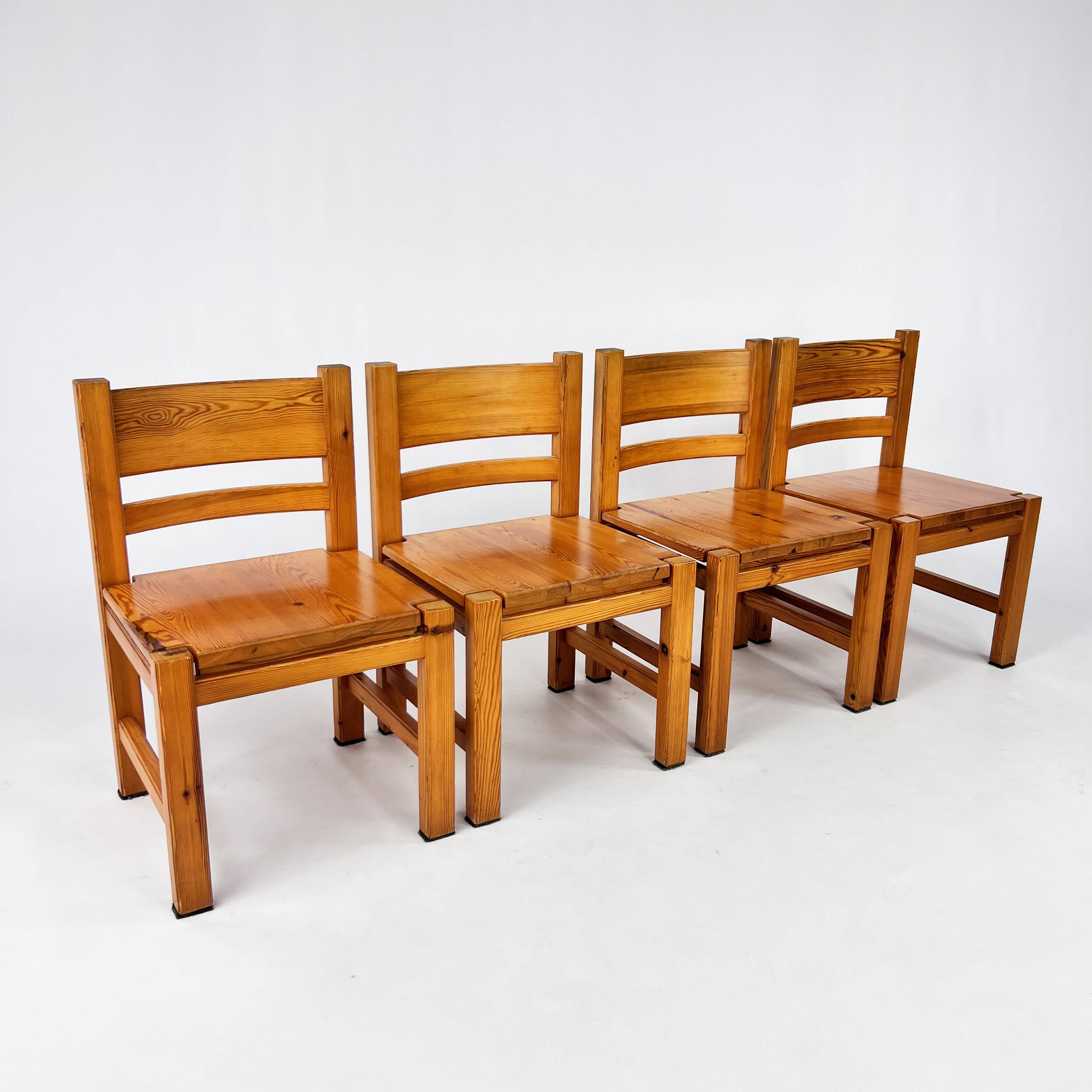 Set of 4 vintage Scandinavian pine dining chairs, 1960s