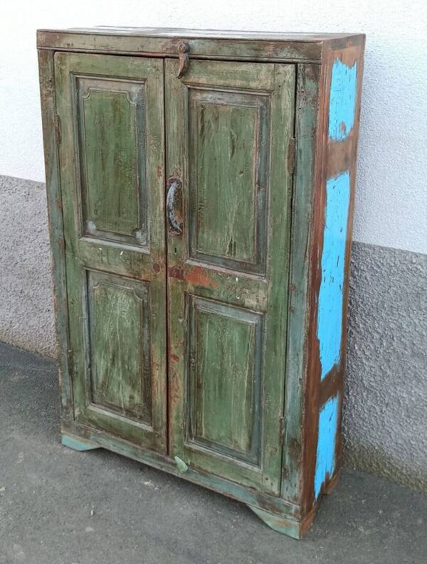 Petite armoire ancienne en bois