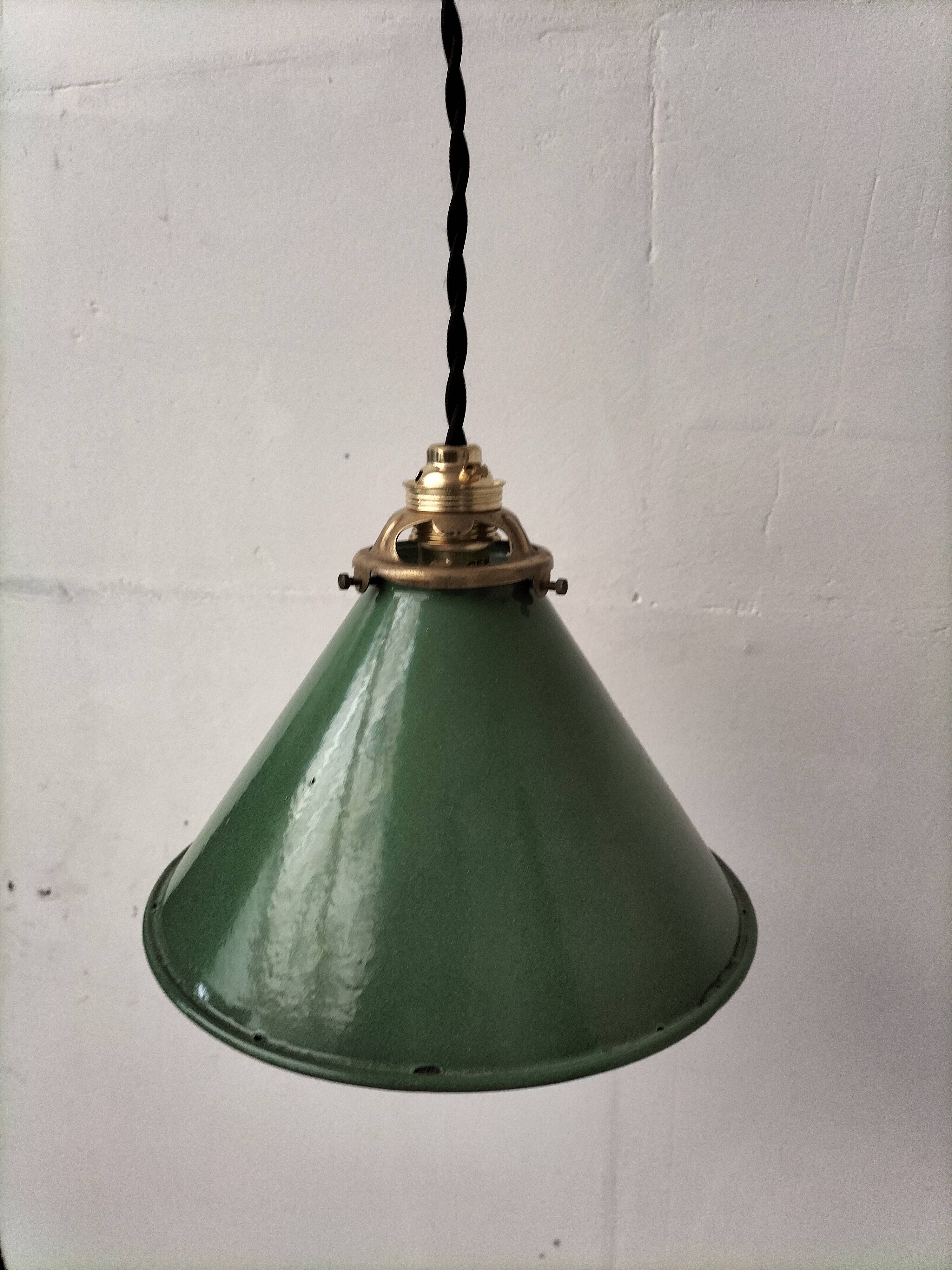 Enamelled sheet metal cone suspension