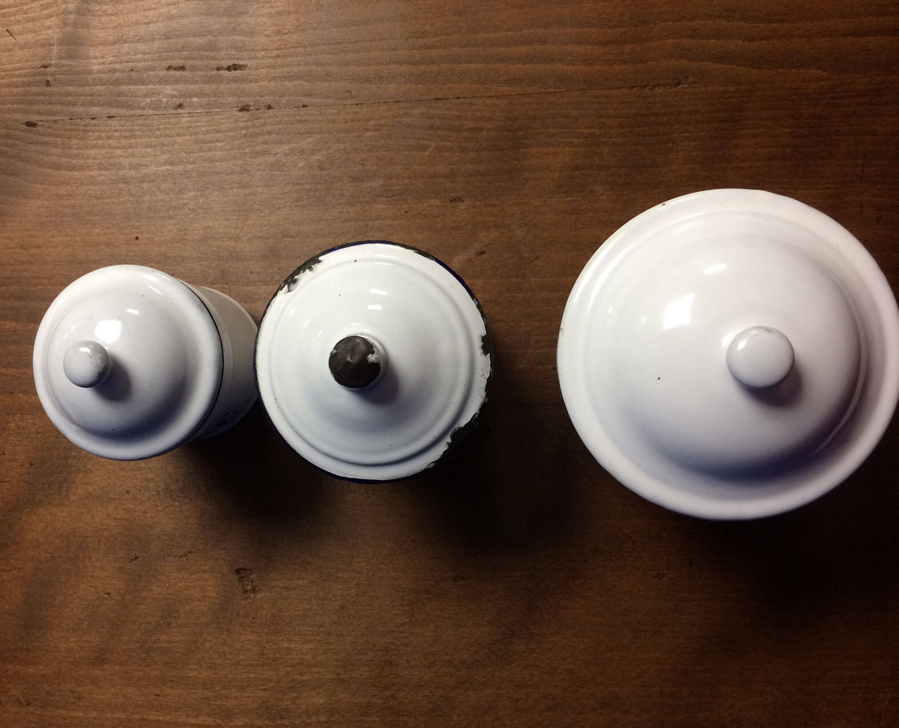 Enamelled kitchen coffee maker, ladle holder, spice jars set