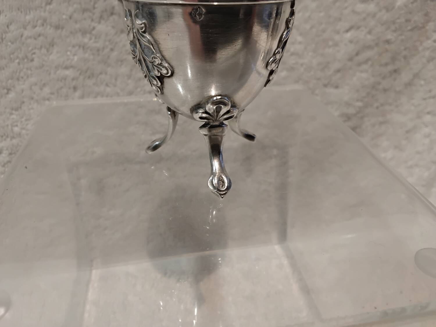 Beautiful 950 silver tripod egg cup in the Art Nouveau style by Minerva Queille