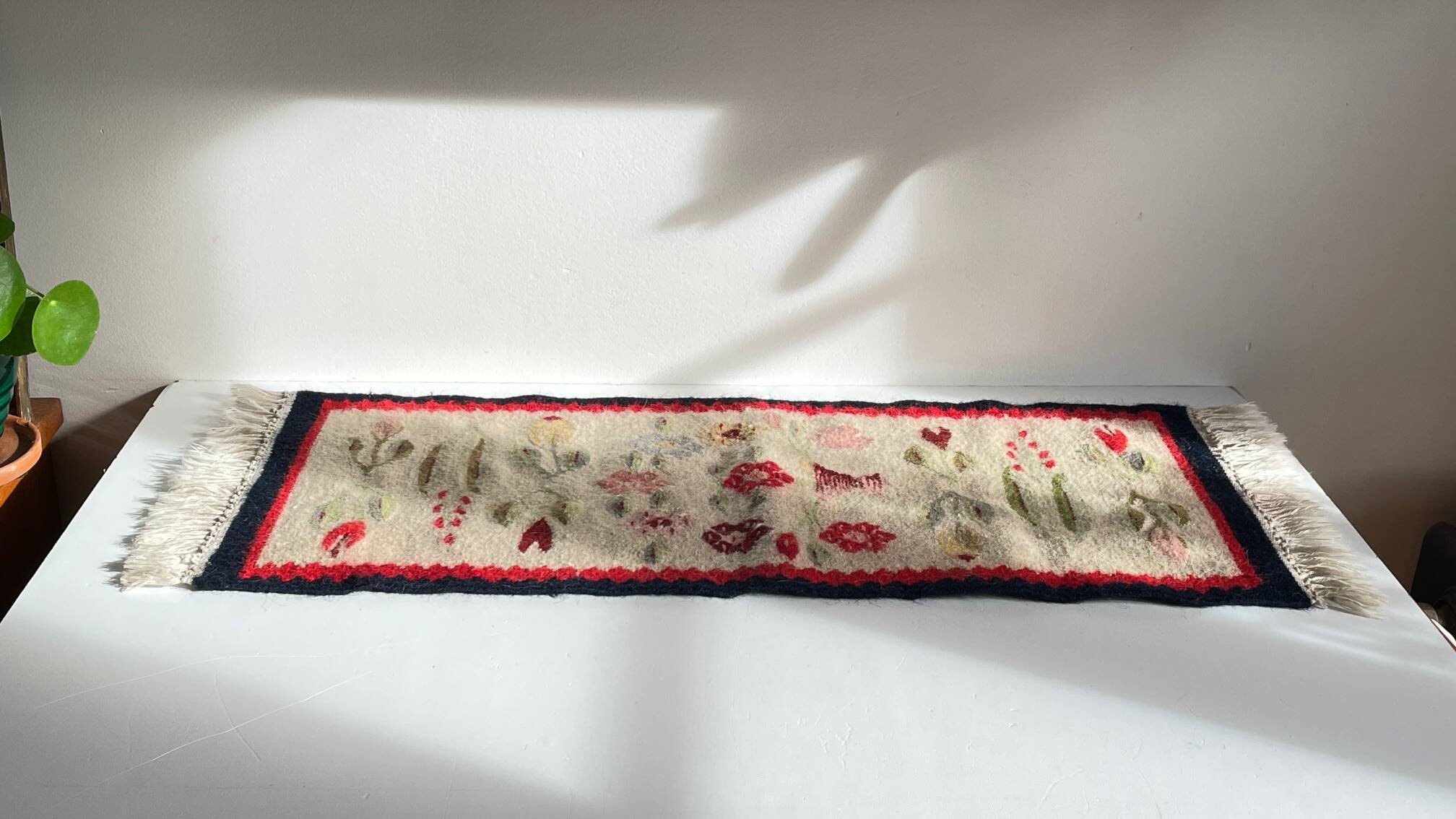 Tapis Rollakan décor de tulipes vintage