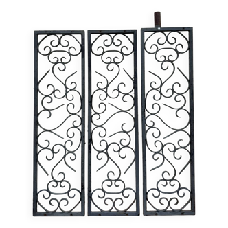 Série de 3 grilles en fer forgé