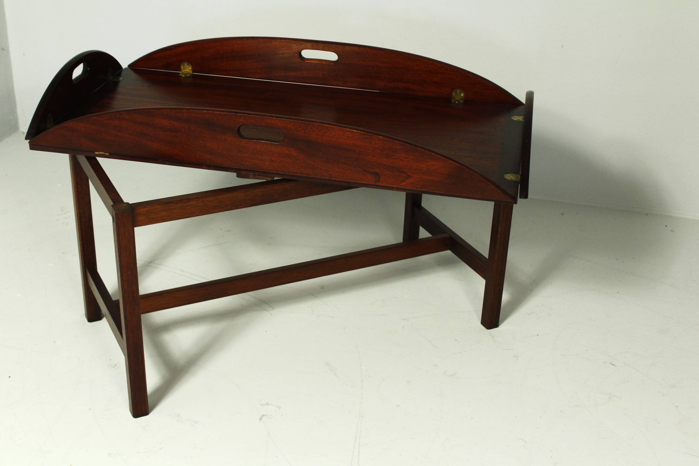 Oval Butlers Tray on Stand, England, 1970s Product Overview