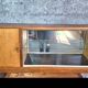 Vitrine murale Mid-Century noyer – années 1950