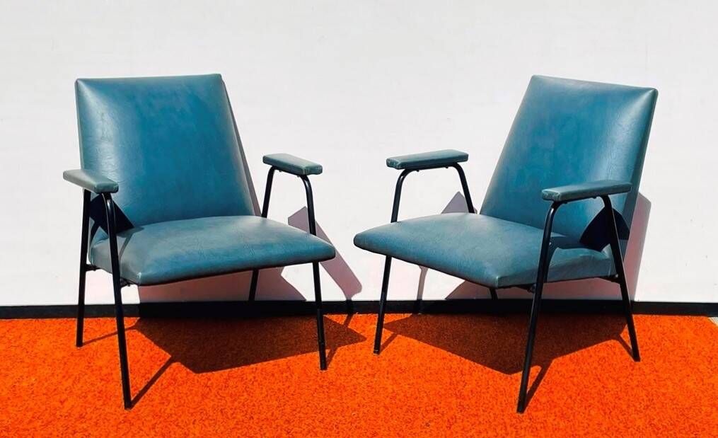 Pair of armchairs model Robert by Pierre Guariche for Meurop. Vintage 60s.
