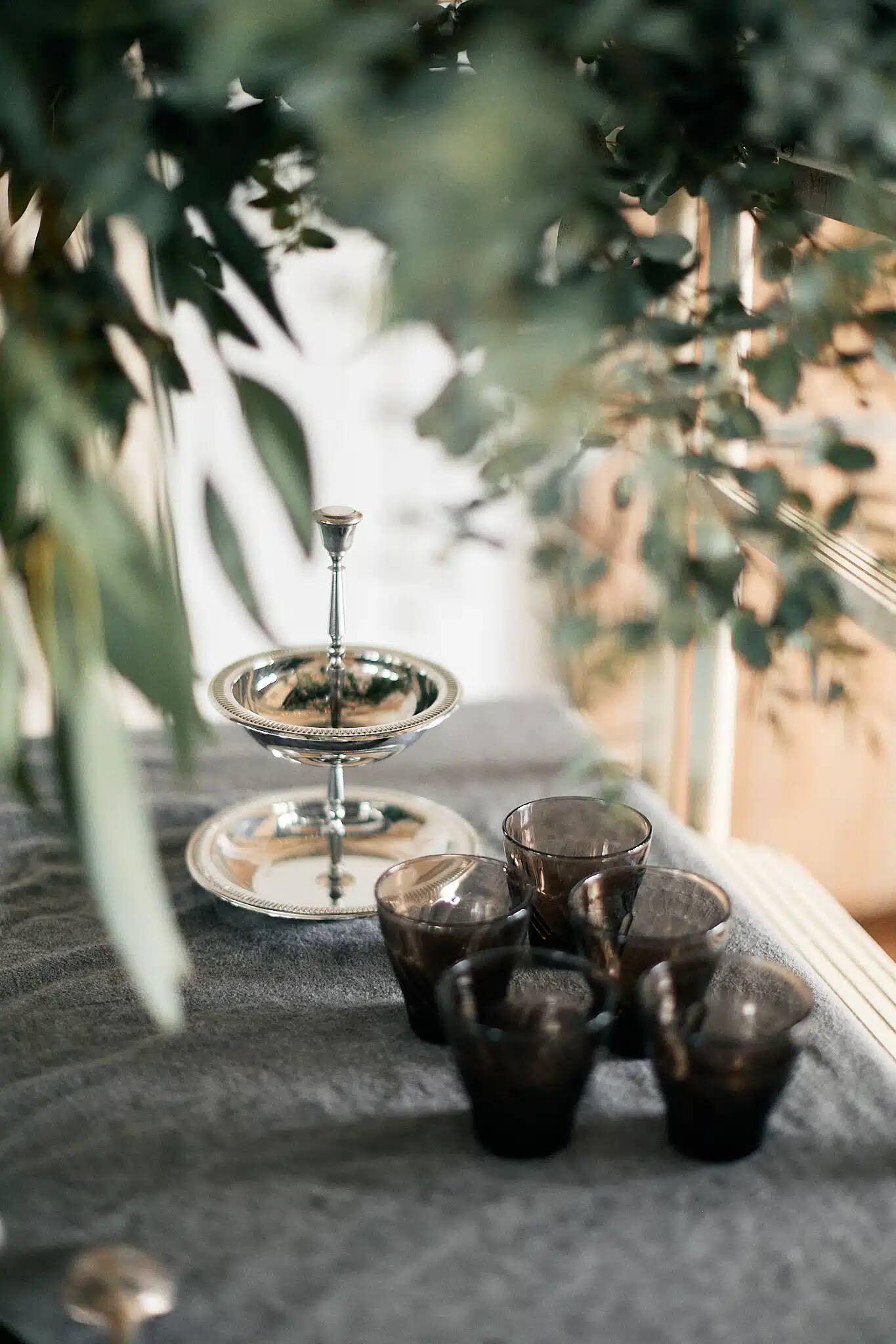 Stainless steel "tulip" server