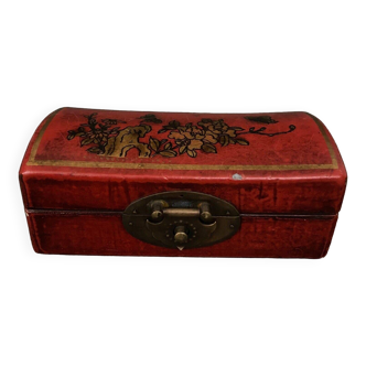 Chinese lacquer jewelry box 1900 floral decor