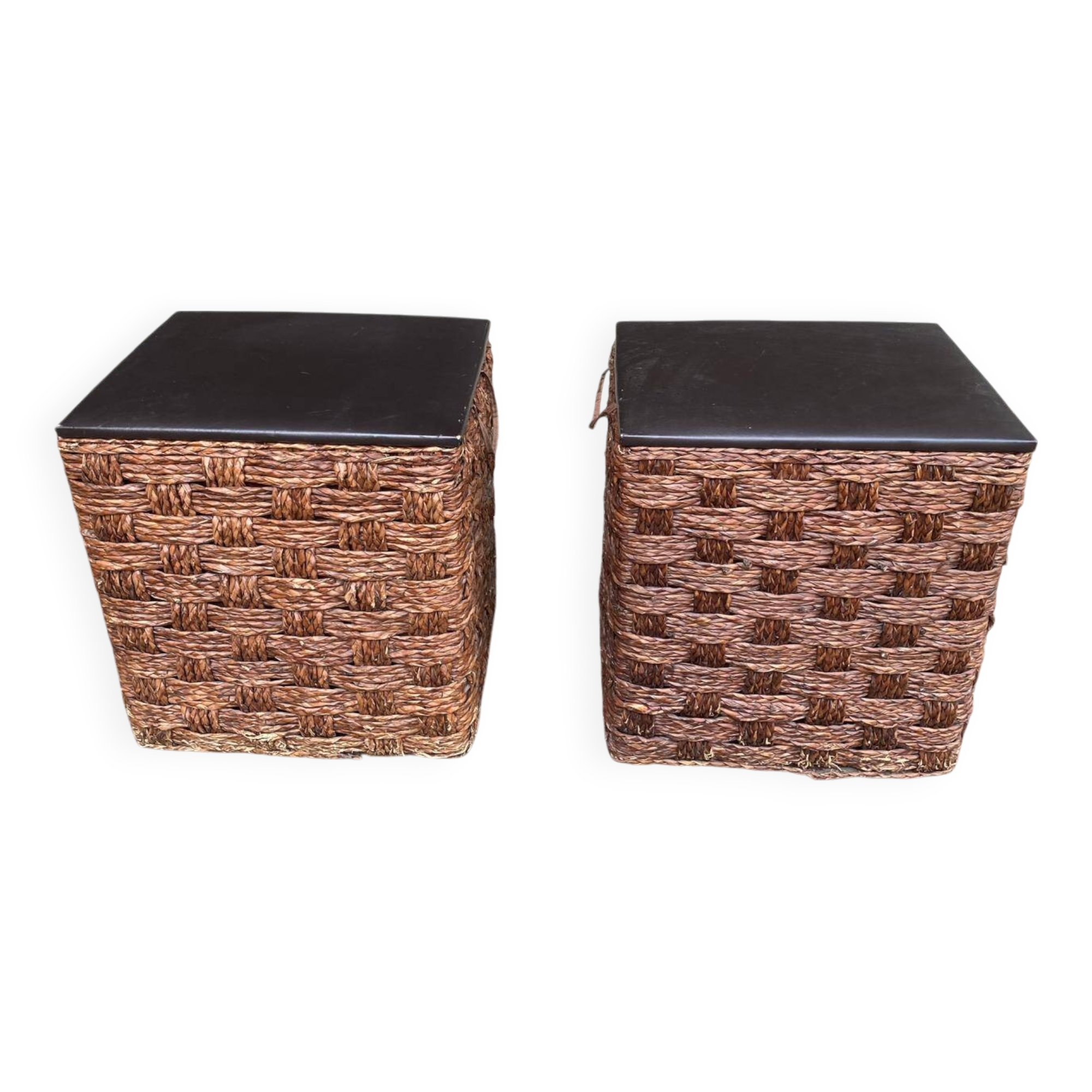 2 Scandinavian poufs in woven brown water hyacinth and leather