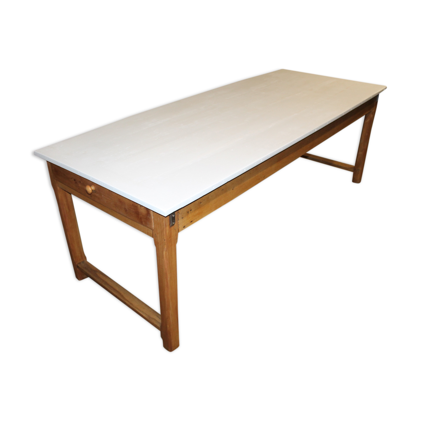 Extendable farm table