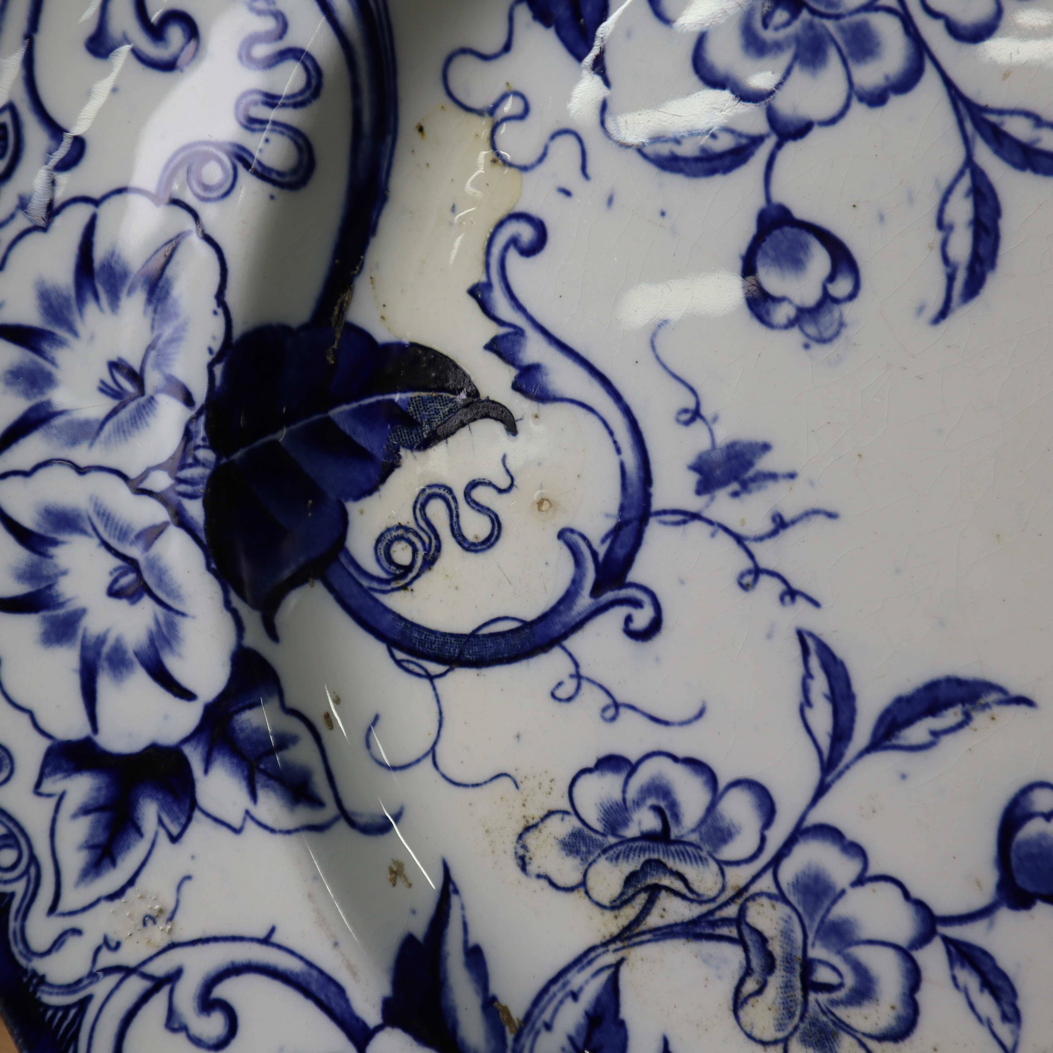 Creil & Montereau round dish 'Flora' model 31cm