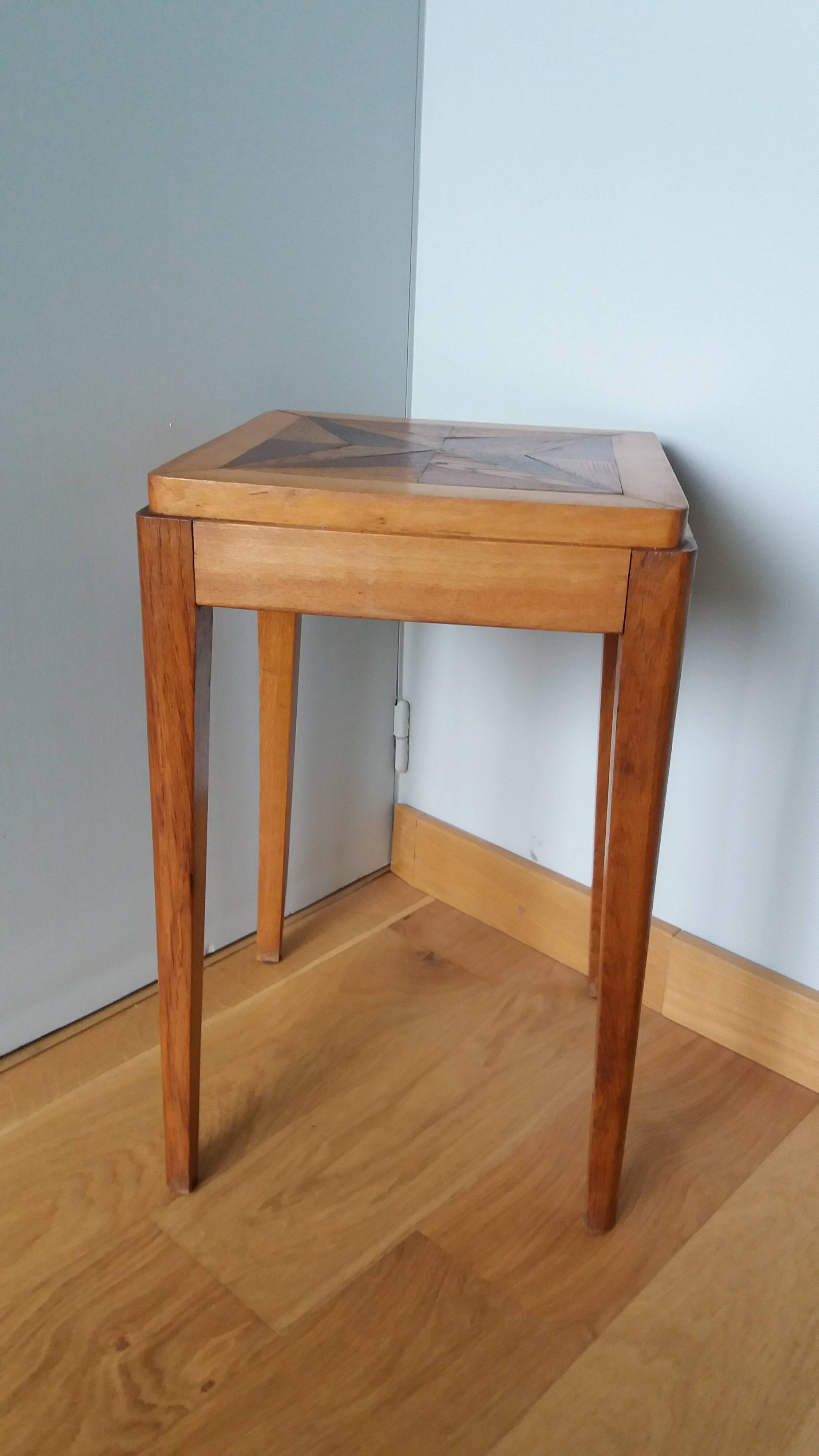 Tabouret sellette bout de canapé