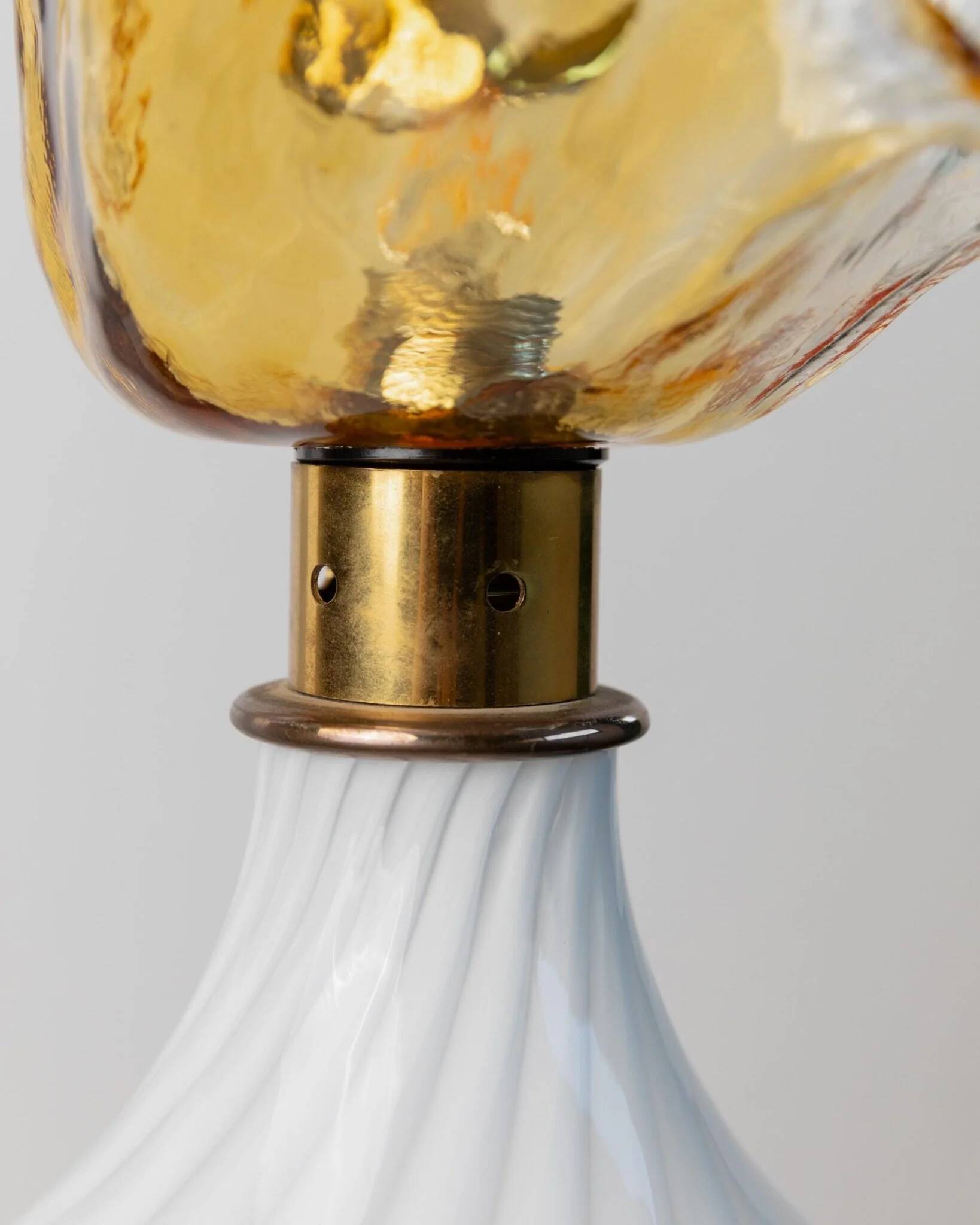 Pair of vintage Murano glass table lamps - flower-shaped shades, twisted glass, brass details - Italy 1970s - unique bedside lamps, elegant gift
