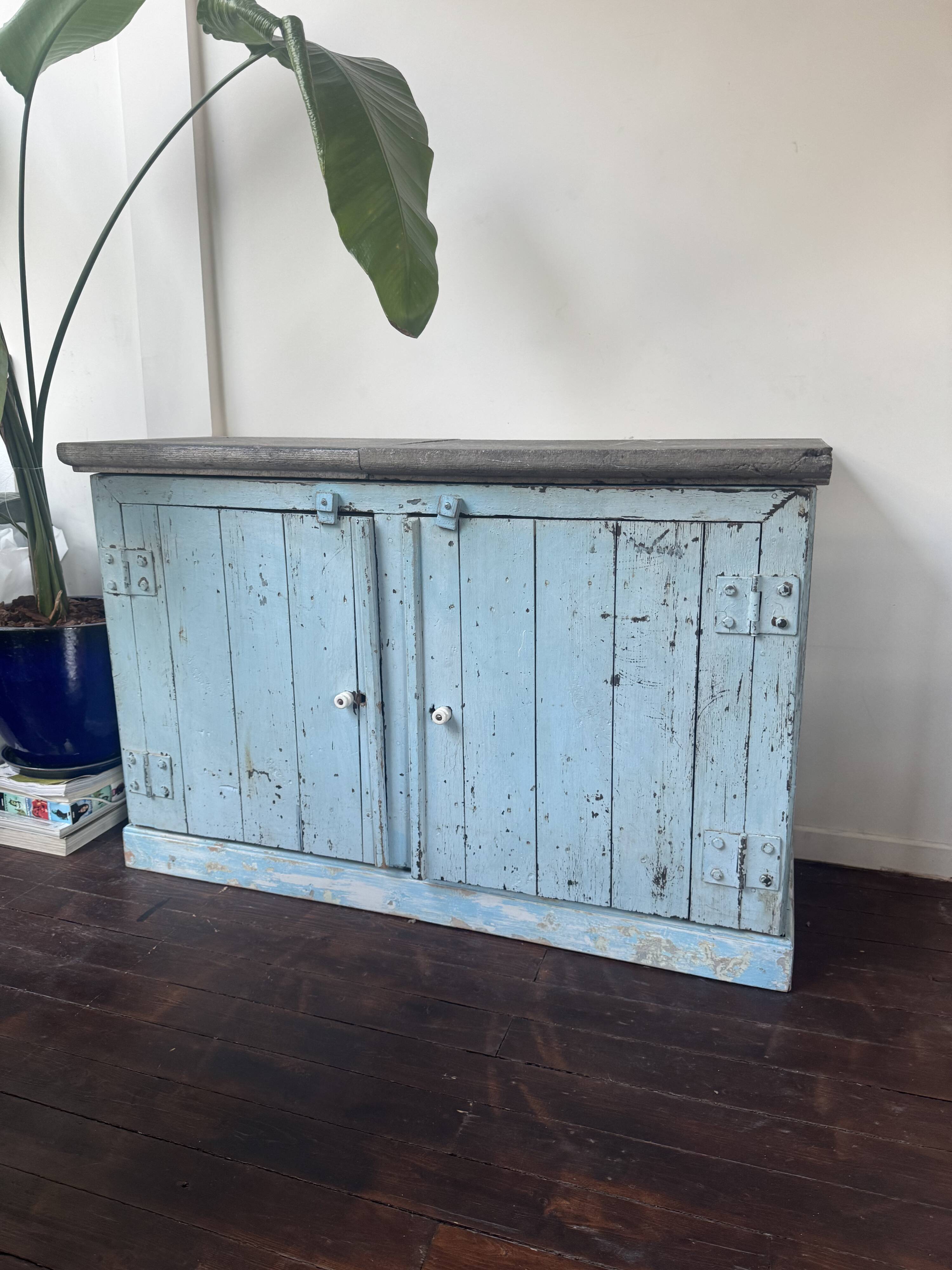Antique fishmonger’s furniture – Solid stone top – Nearly century-old piece
