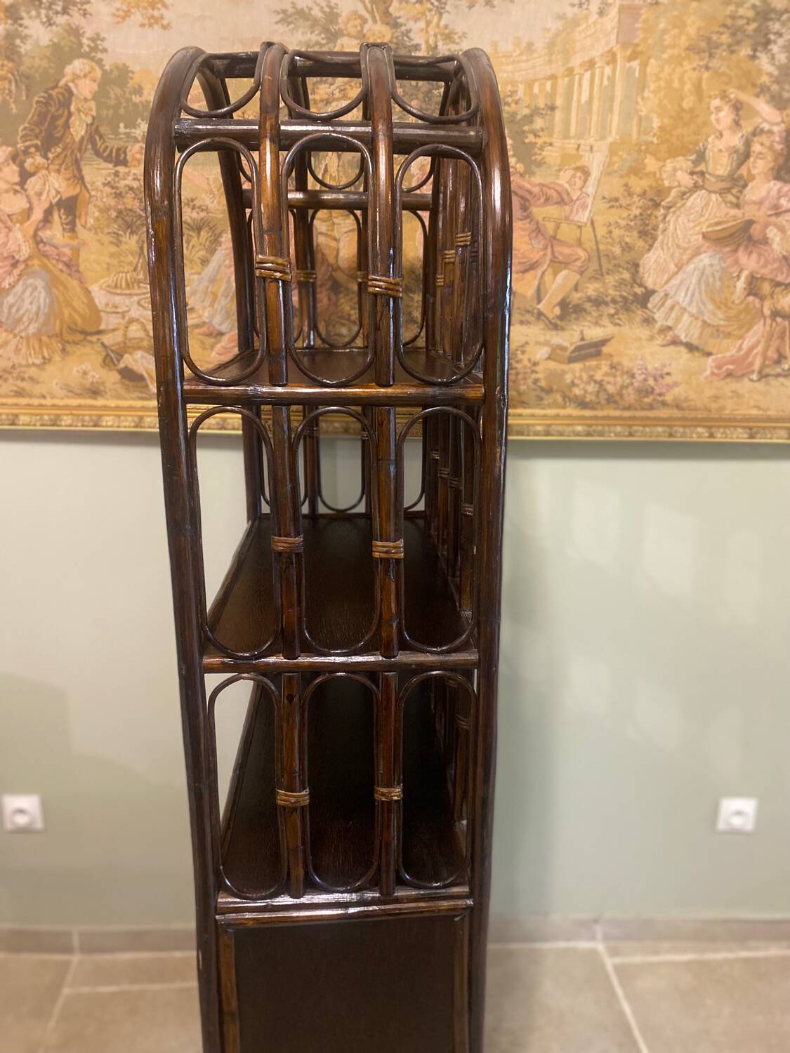 Étagère en rotin vintage