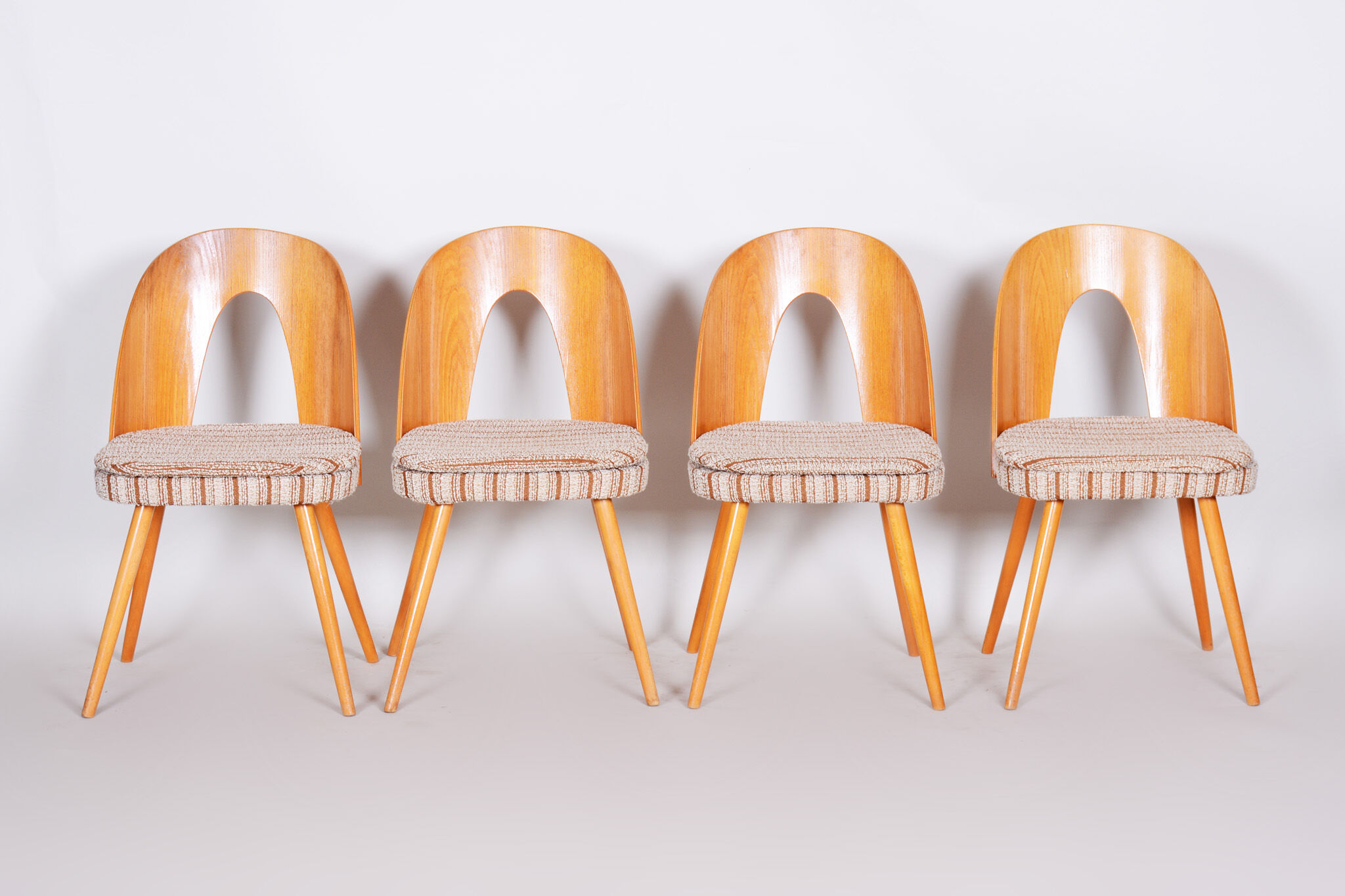 Four Antonín Šuman dining chairs - 1950s Czechia