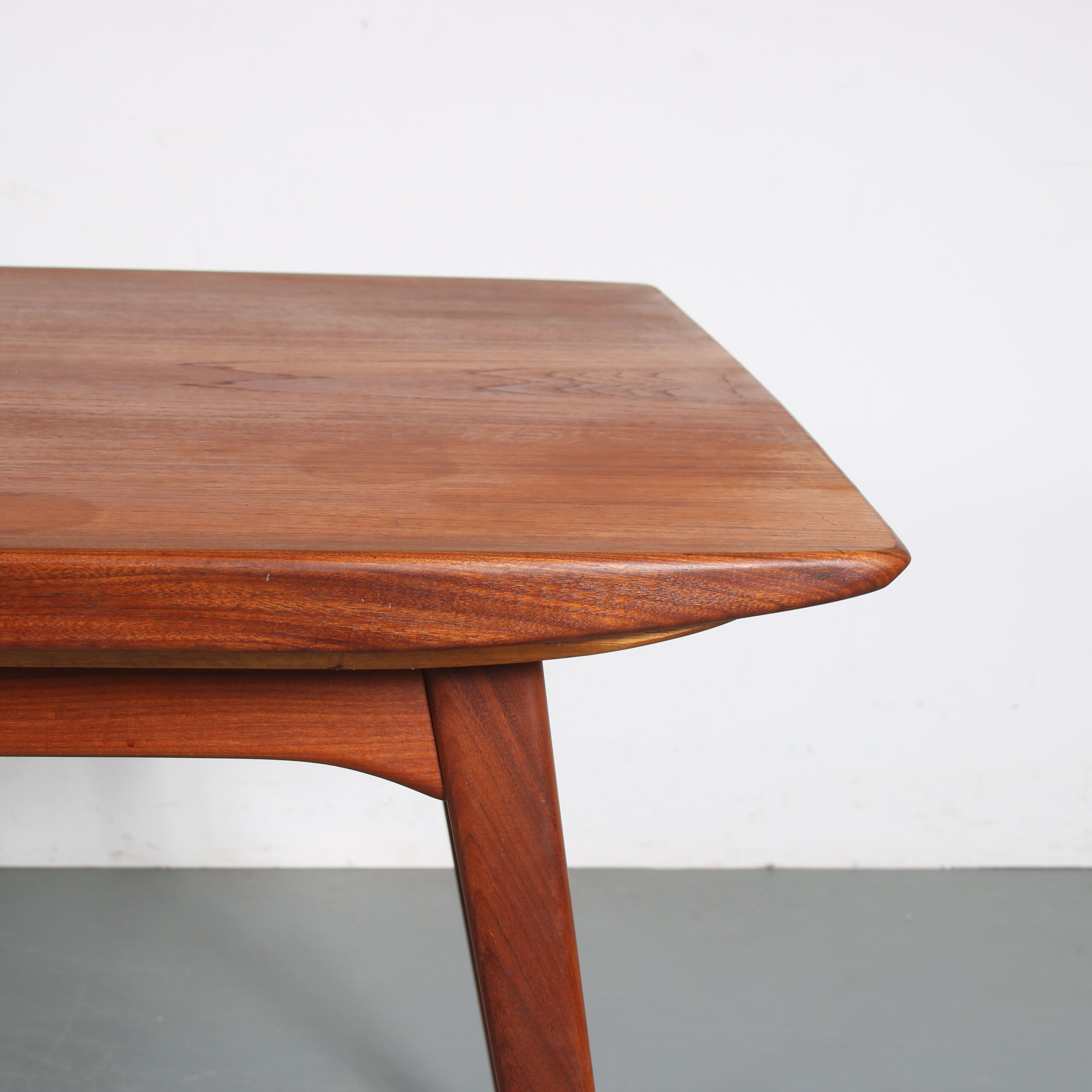 Extendible dining table by Louis van Teeffelen for Wébé, Netherlands 1950s
