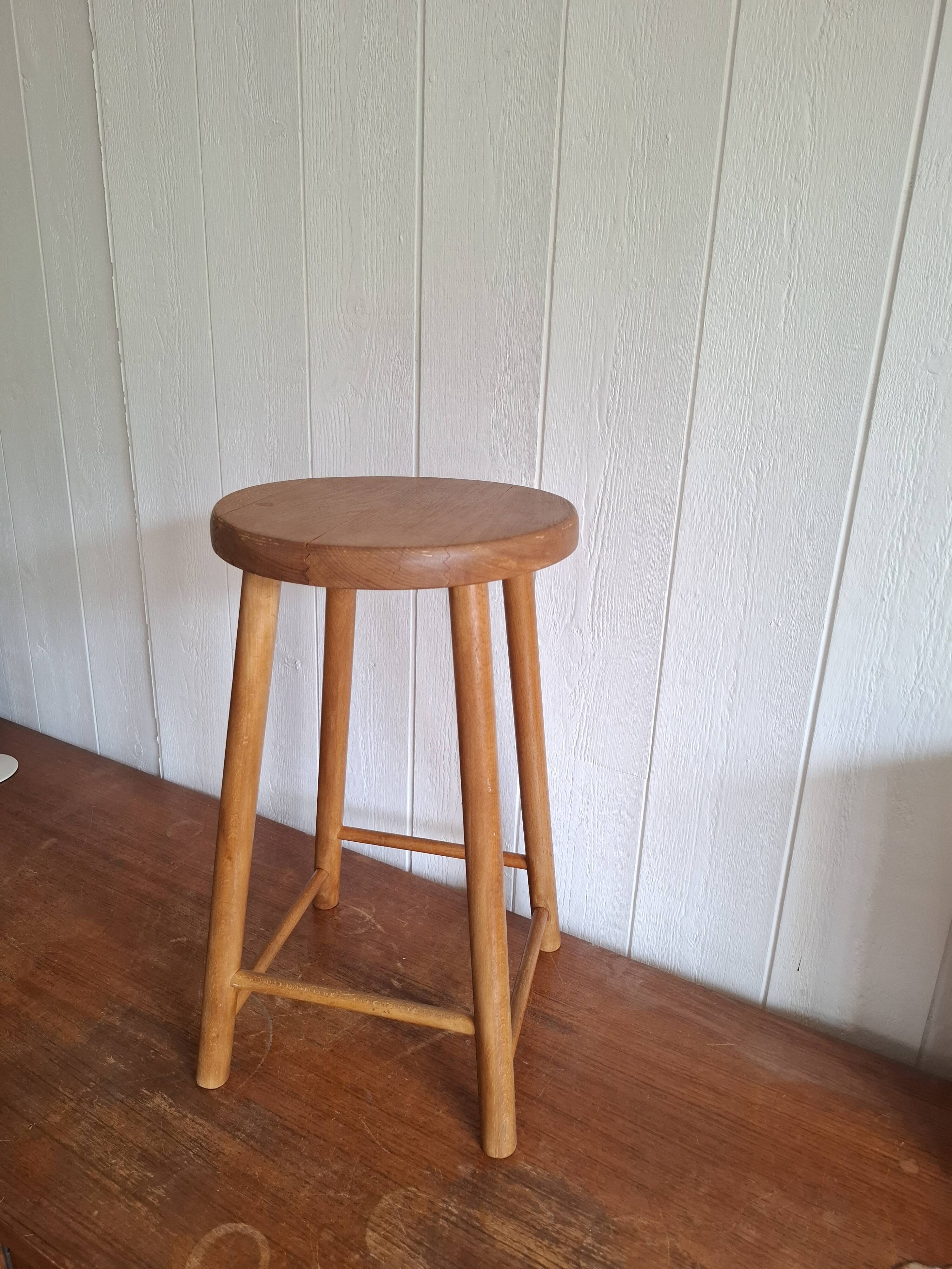 Tabouret en hêtre