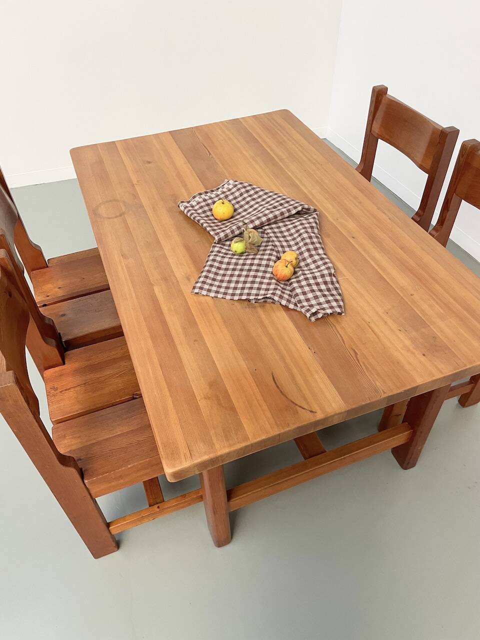 Set of table and 4 chairs, 60s mountain furniture