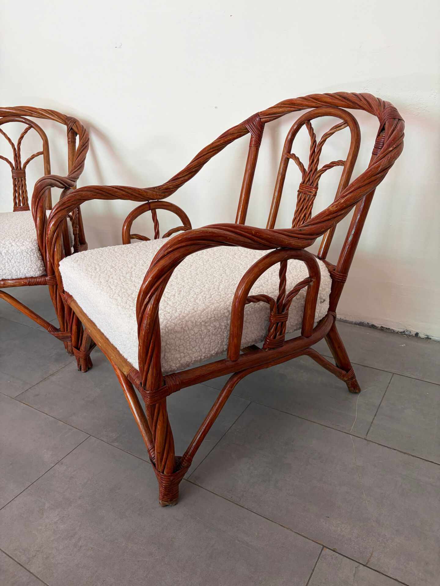 Paire de fauteuils en rotin torsadé 