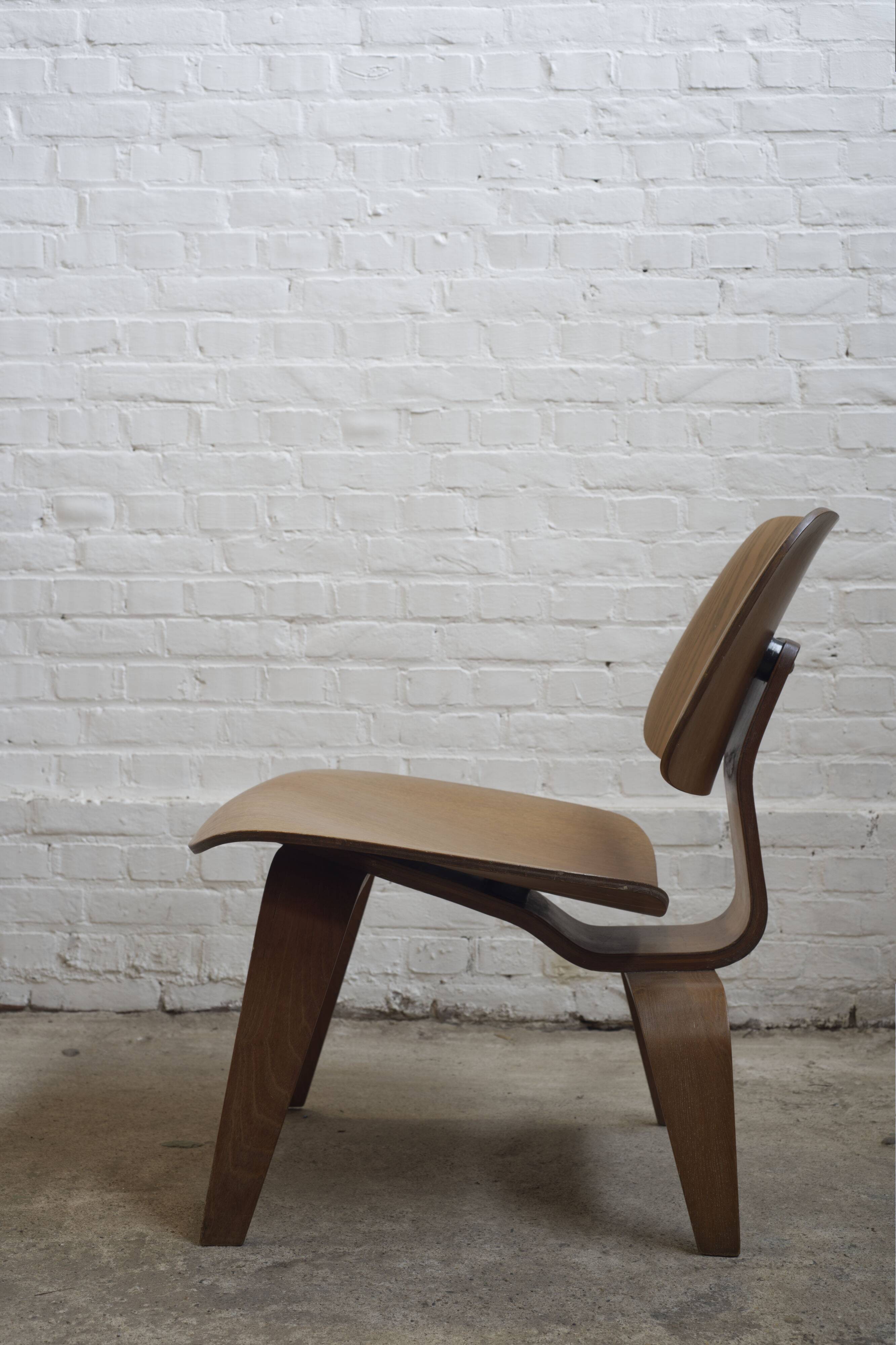 LCW lounge chair in Ash, Charles & Ray Eames, Early Herman Miller