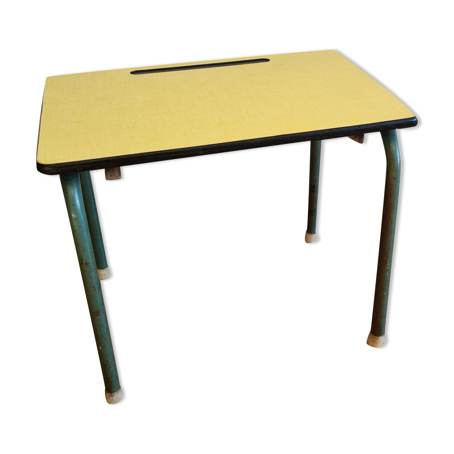 Ancien bureau d'écolier en formica jaune