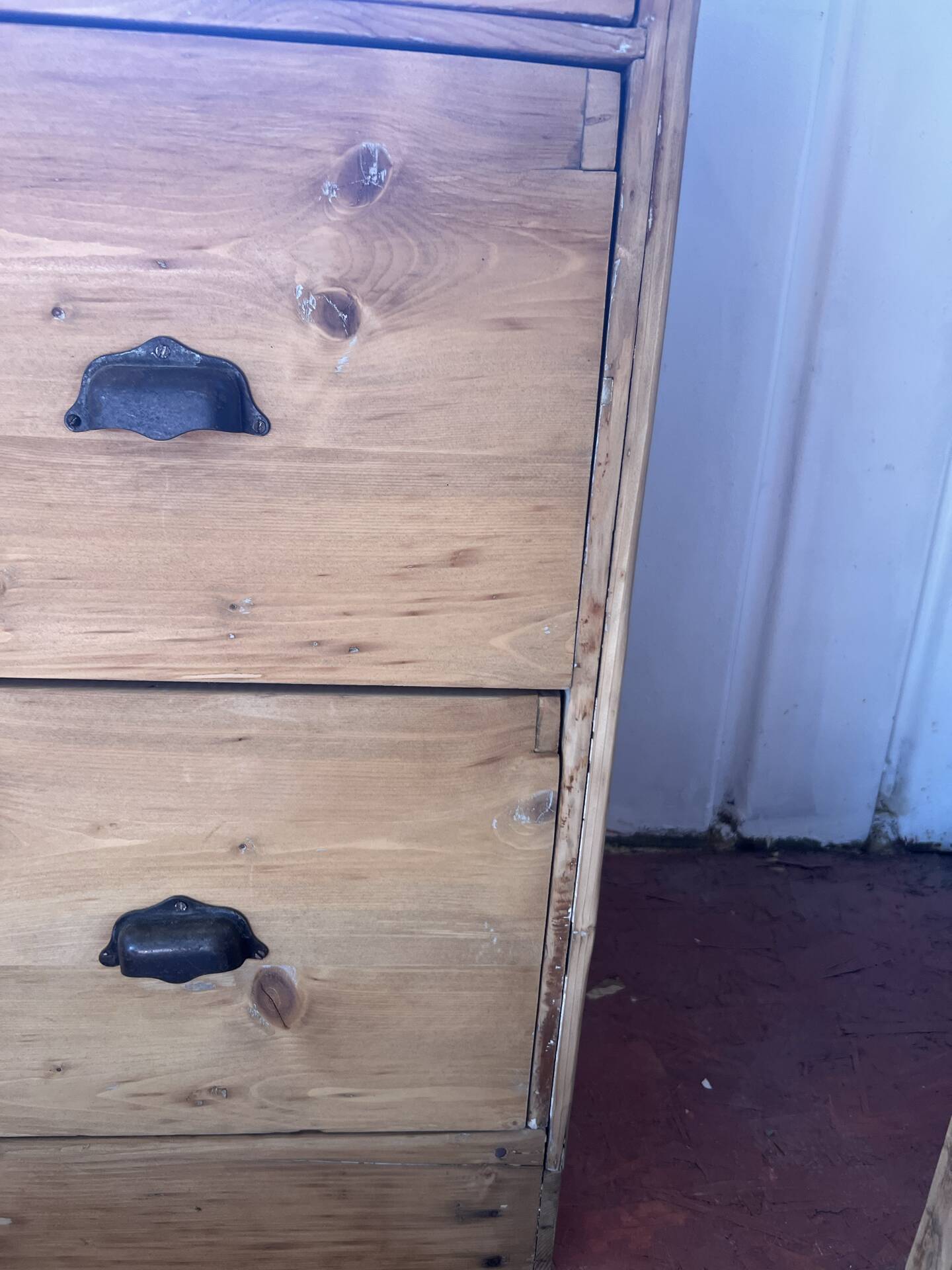 Antique drawer cabinet