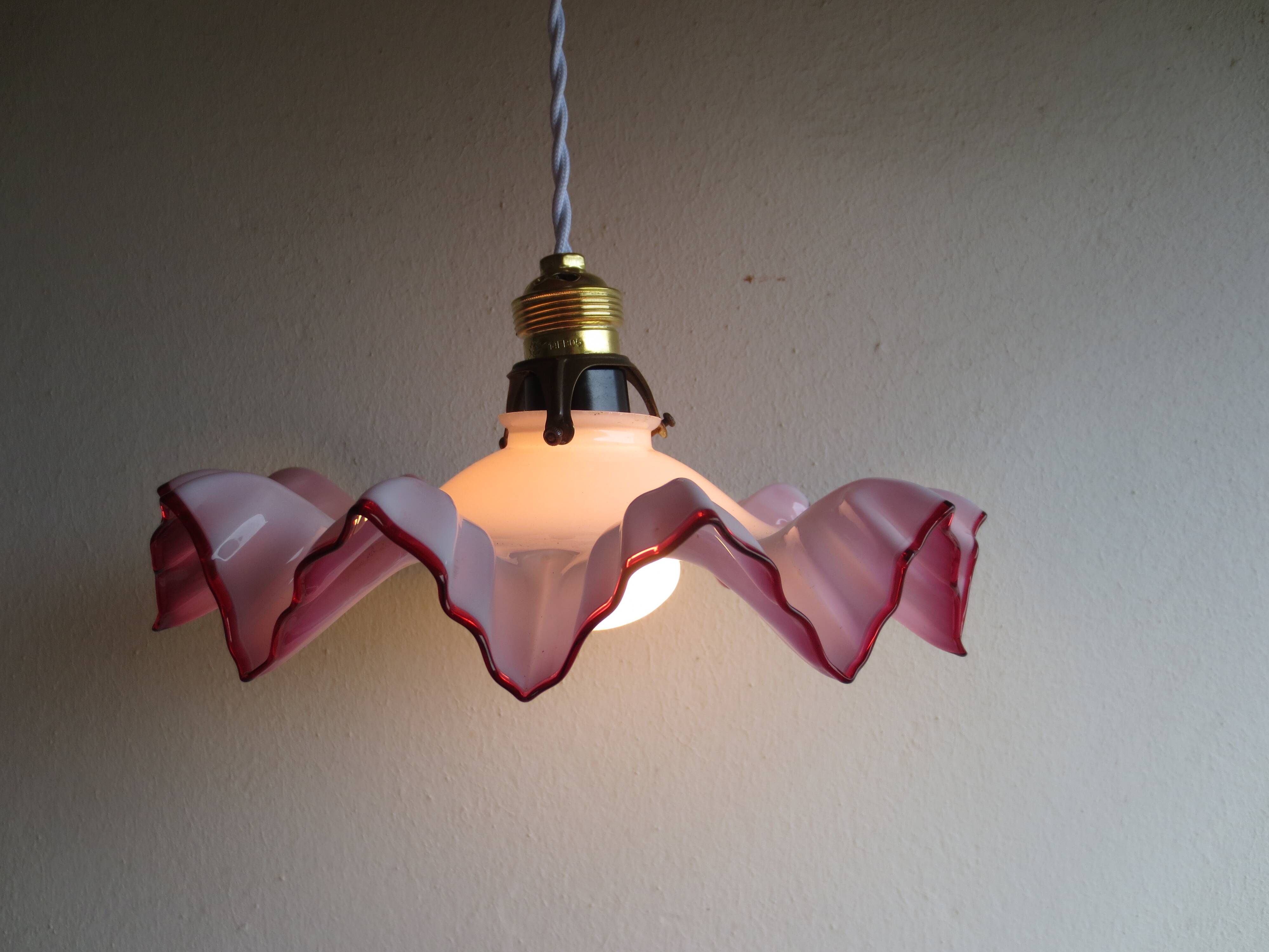 Suspension, abat-jour en verre rose