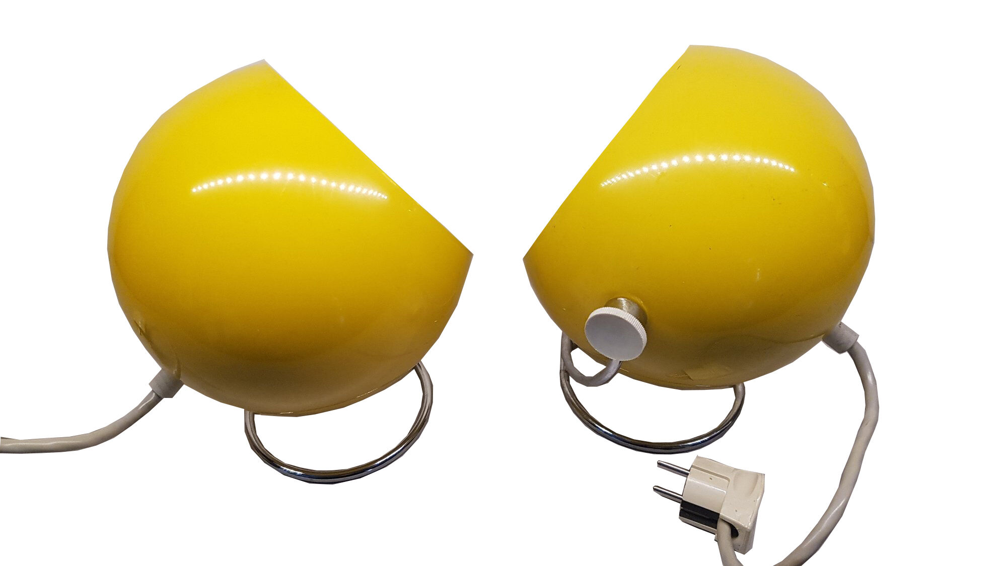 2 Eyeball table lamps