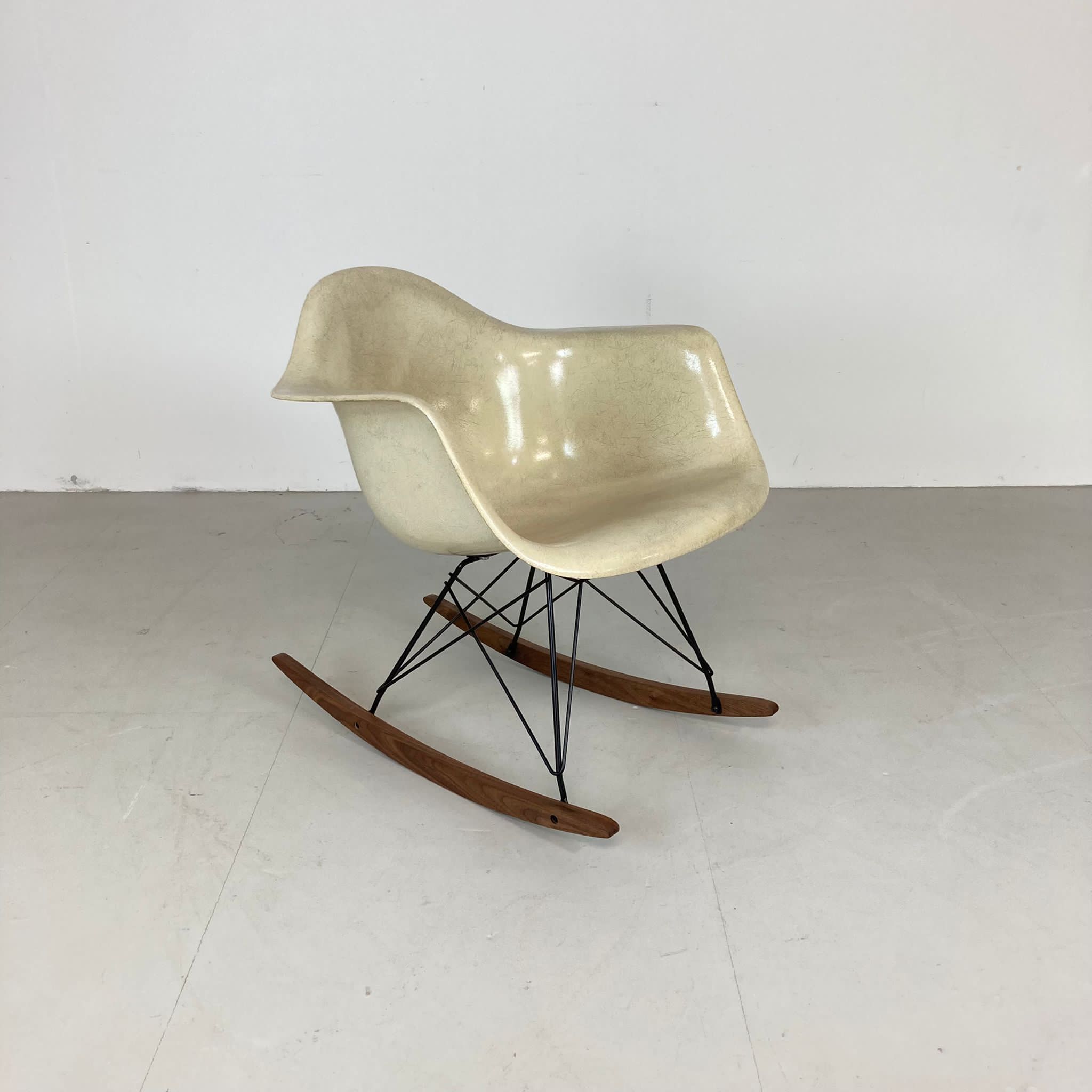 Rocking-chair RAR de Charles & Ray Eames pour Herman Miller 1950