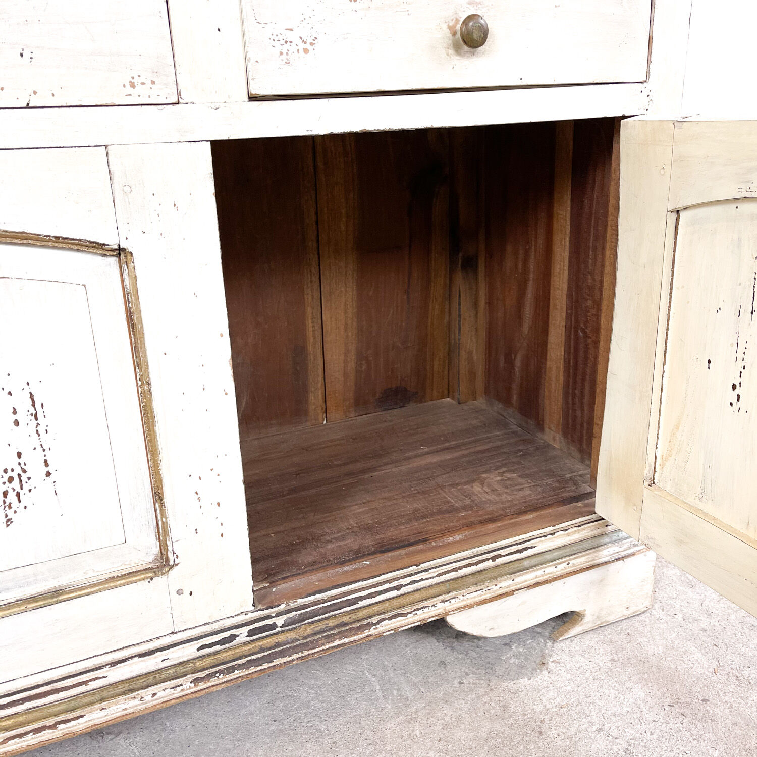 Vintage brocant White painted Kitchen display cabinet