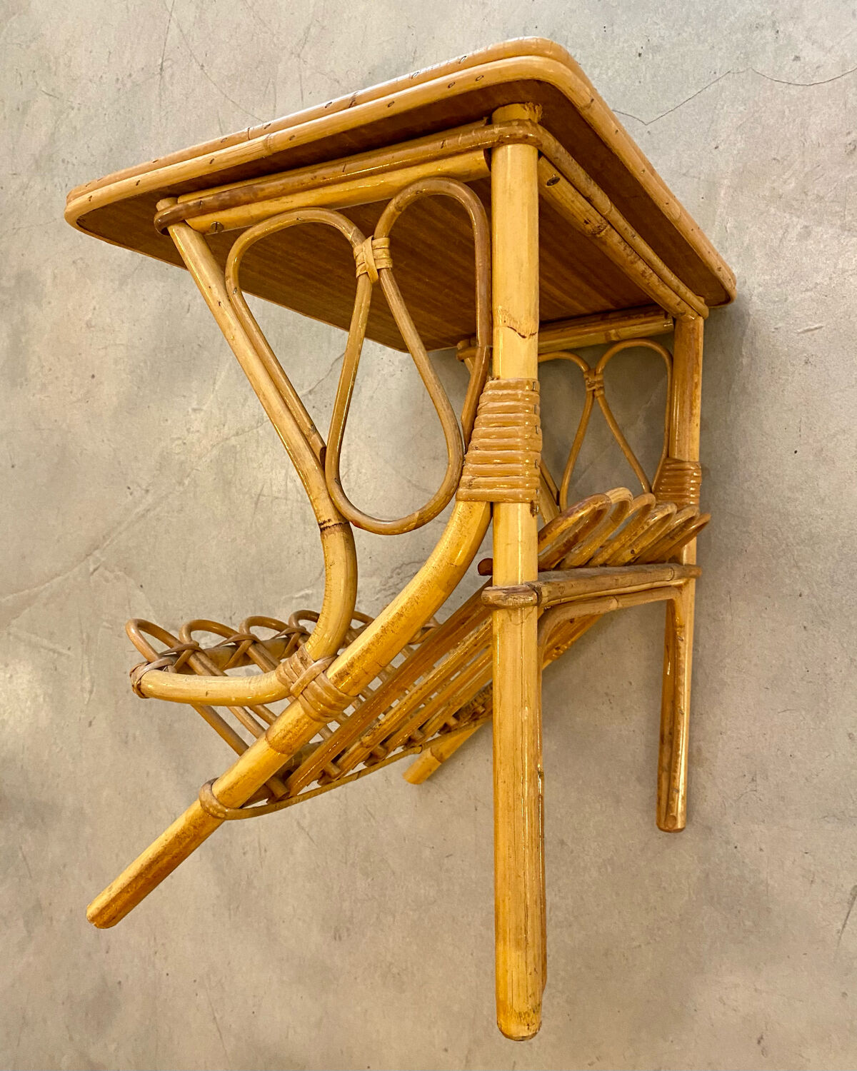 Rattan magazine holder table