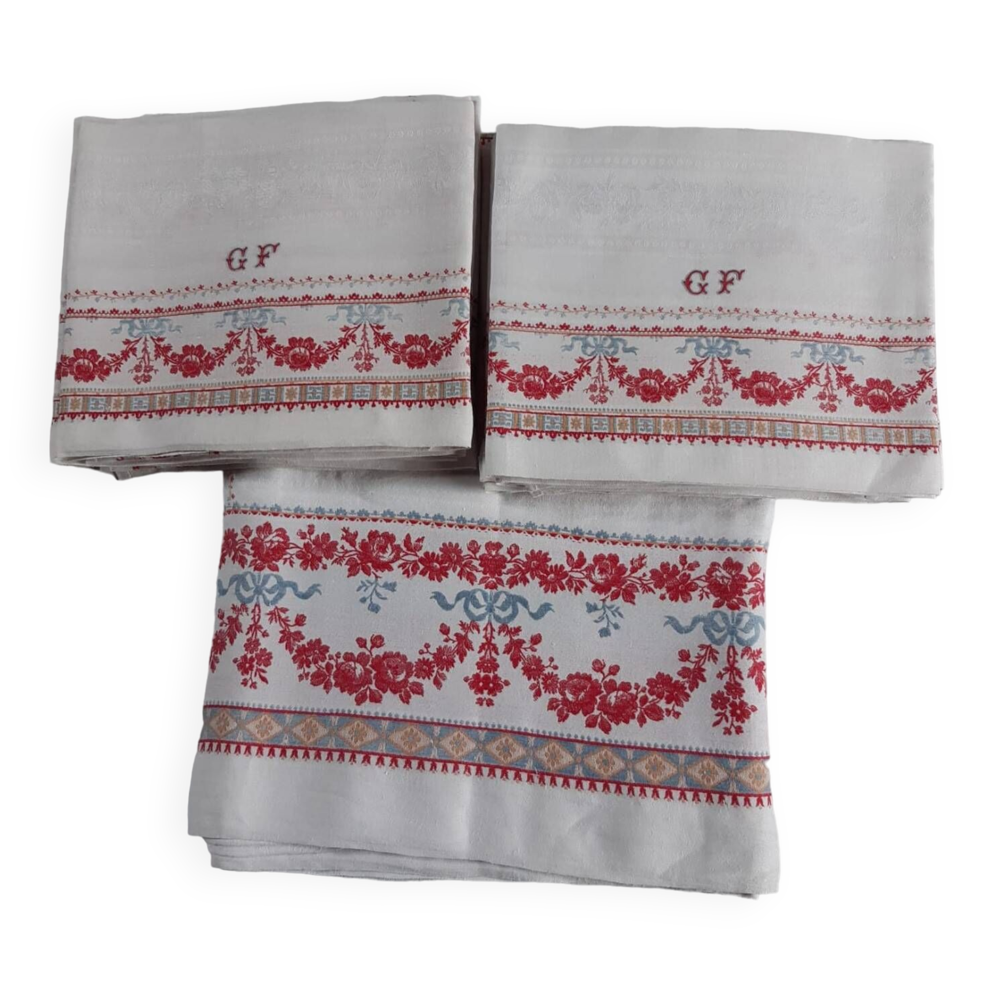 Large red and white tablecloth 1m95x2m85 and its 12 monogrammed “gf” napkins