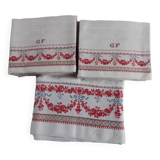 Grande nappe rouge et blanc 1m95x2m85 et ses 12 serviettes monogrammées "gf"