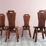 Ensemble de 4 chaises à manger en chêne brutaliste belge.
