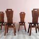 Ensemble de 4 chaises à manger en chêne brutaliste belge.