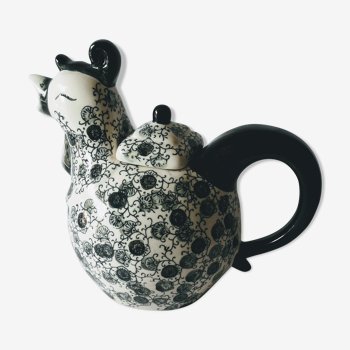 Porcelain casserole teapot