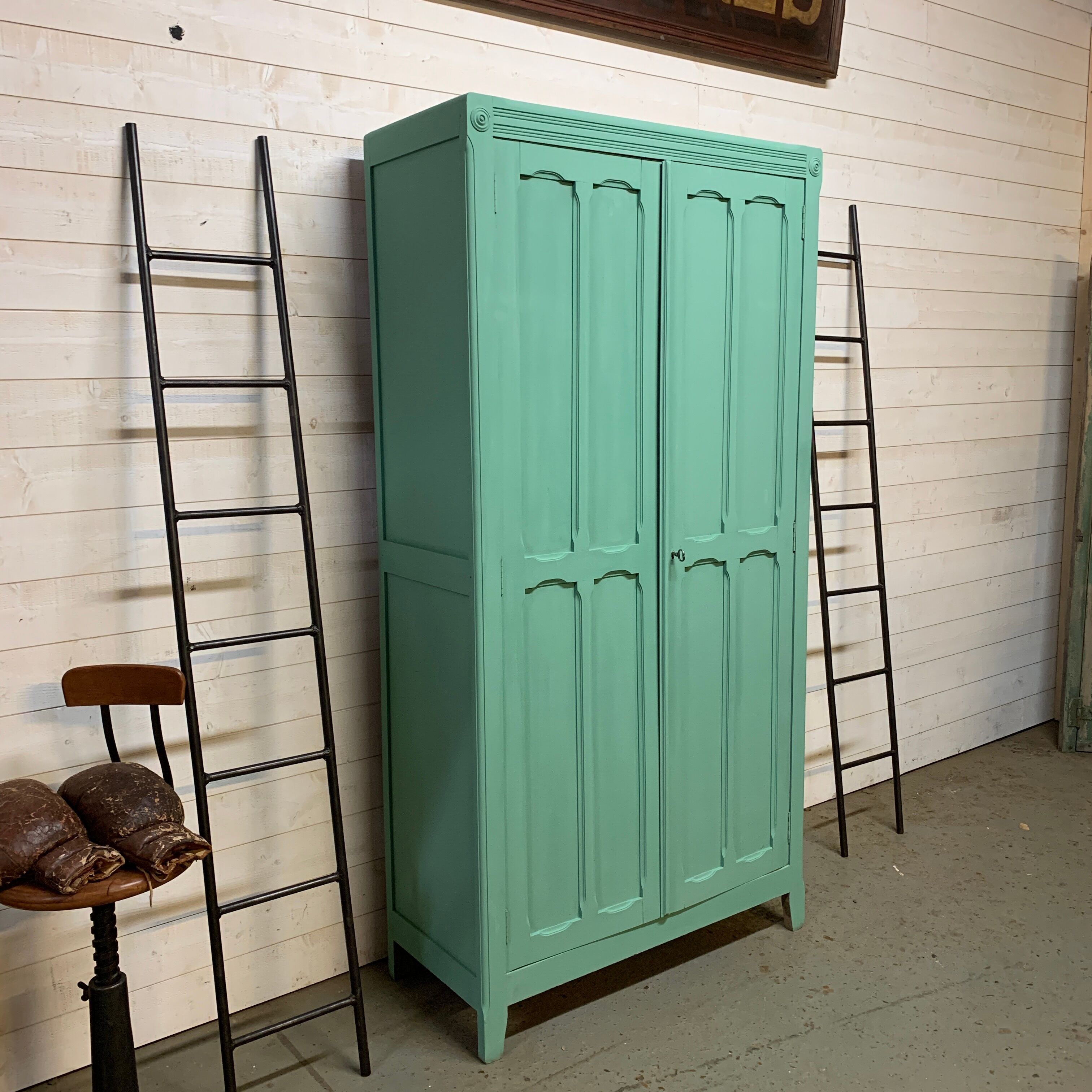 Parisian wardrobe two doors