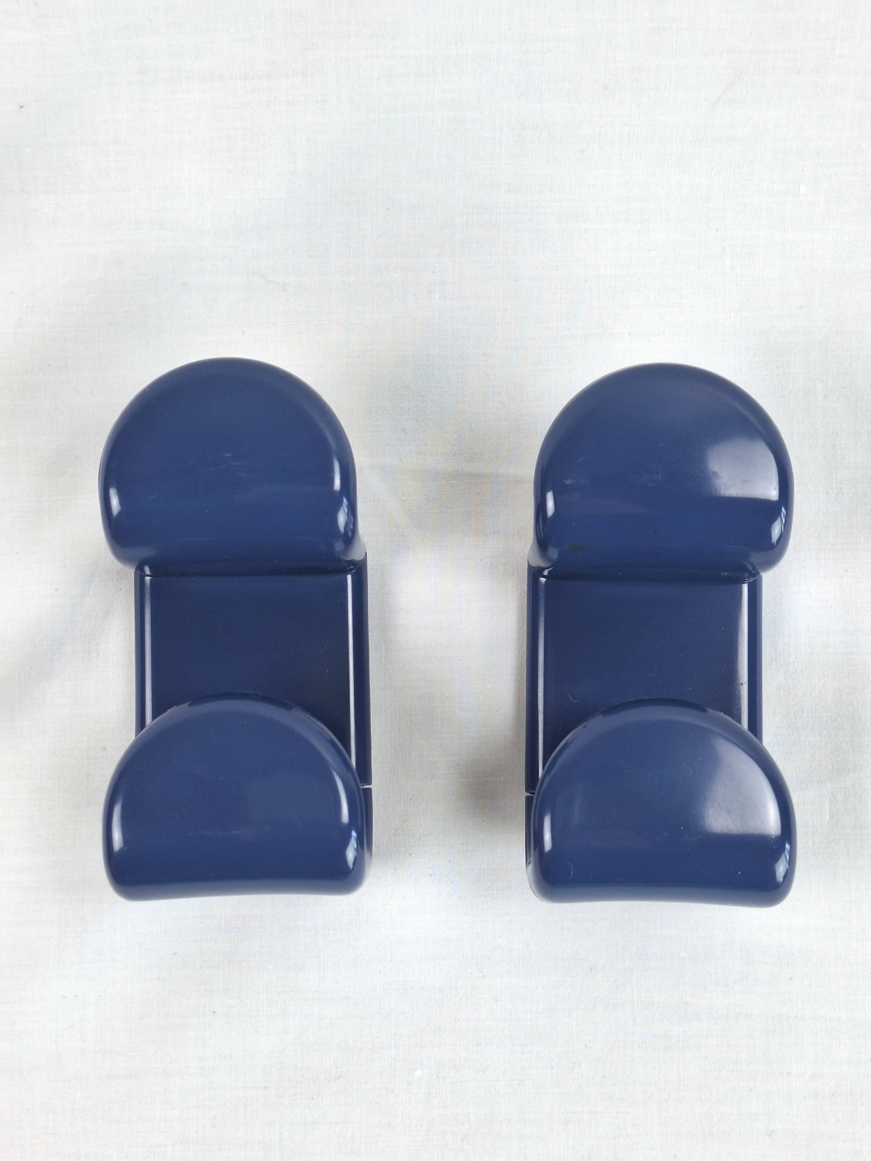 Pair of Gedy 1970s hooks in vintage space age ABS