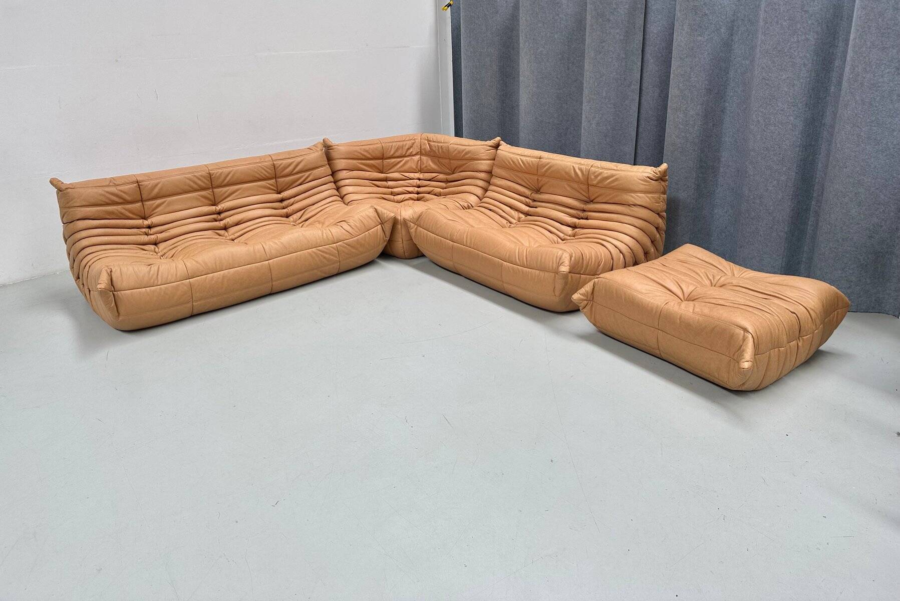 Ensemble de salon Togo en cuir marron camel français, attribué à Michel Ducaroy pour Ligne Roset, ensemble de 4 pièces