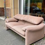 Maralunga sofa of cassina of the 80s design vico magistretti