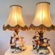 Paire de lampes de table en porcelaine italienne par Capodimonte.