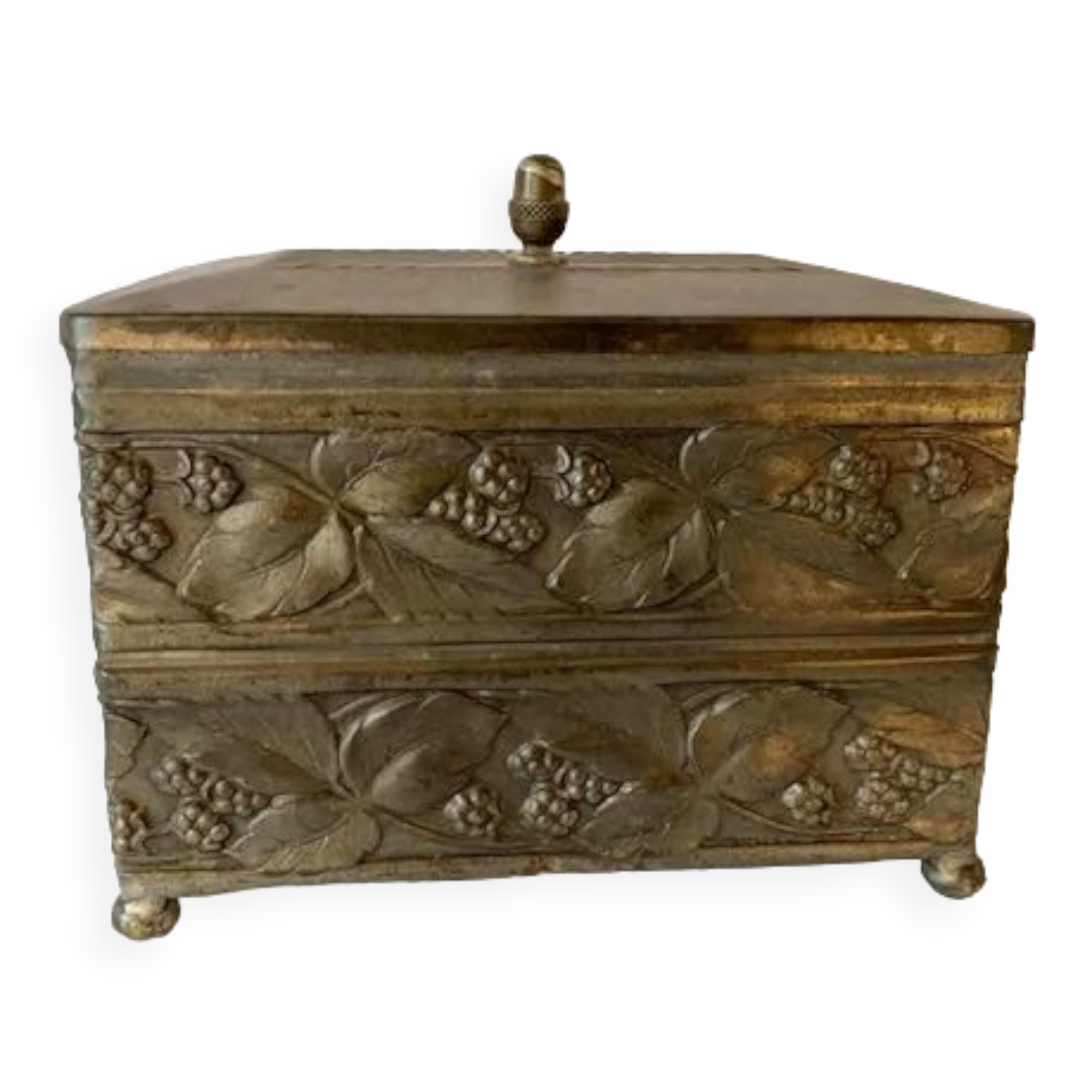 Antique jewelry box in repoussé metal, Art Deco/ 1920