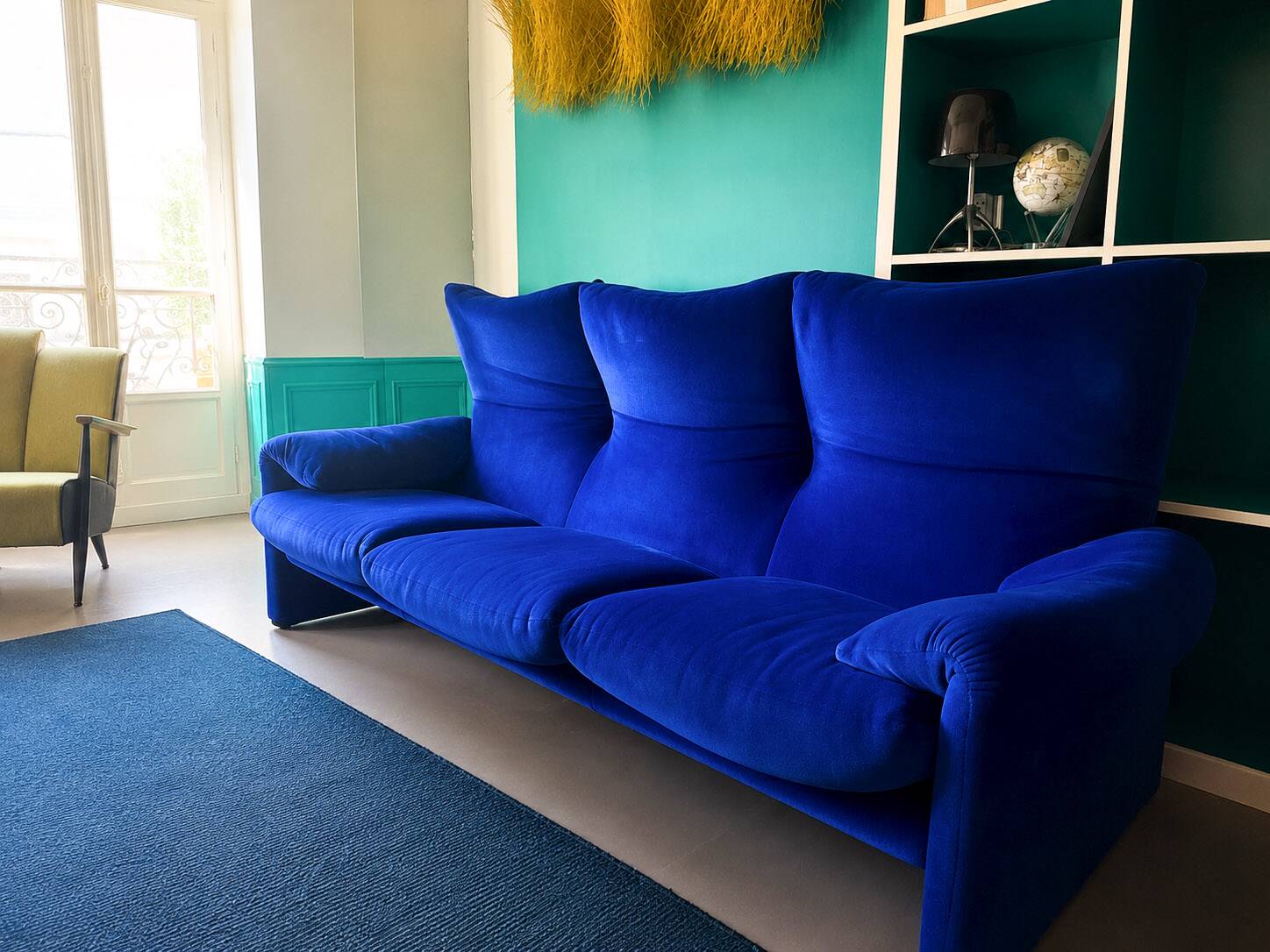 Cassina Maralunga 3-seater – Vico Magistretti – Cobalt blue velvet