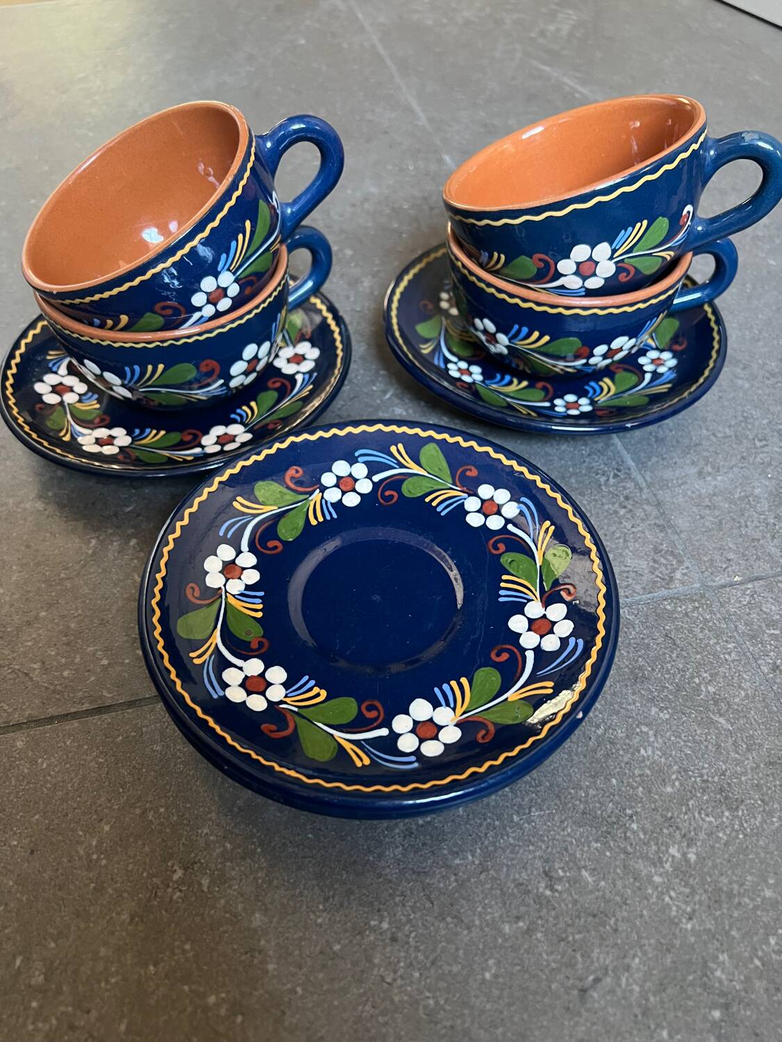 4 teacups and saucers