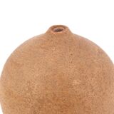 Vase boule en grès chamotté signé, années 70