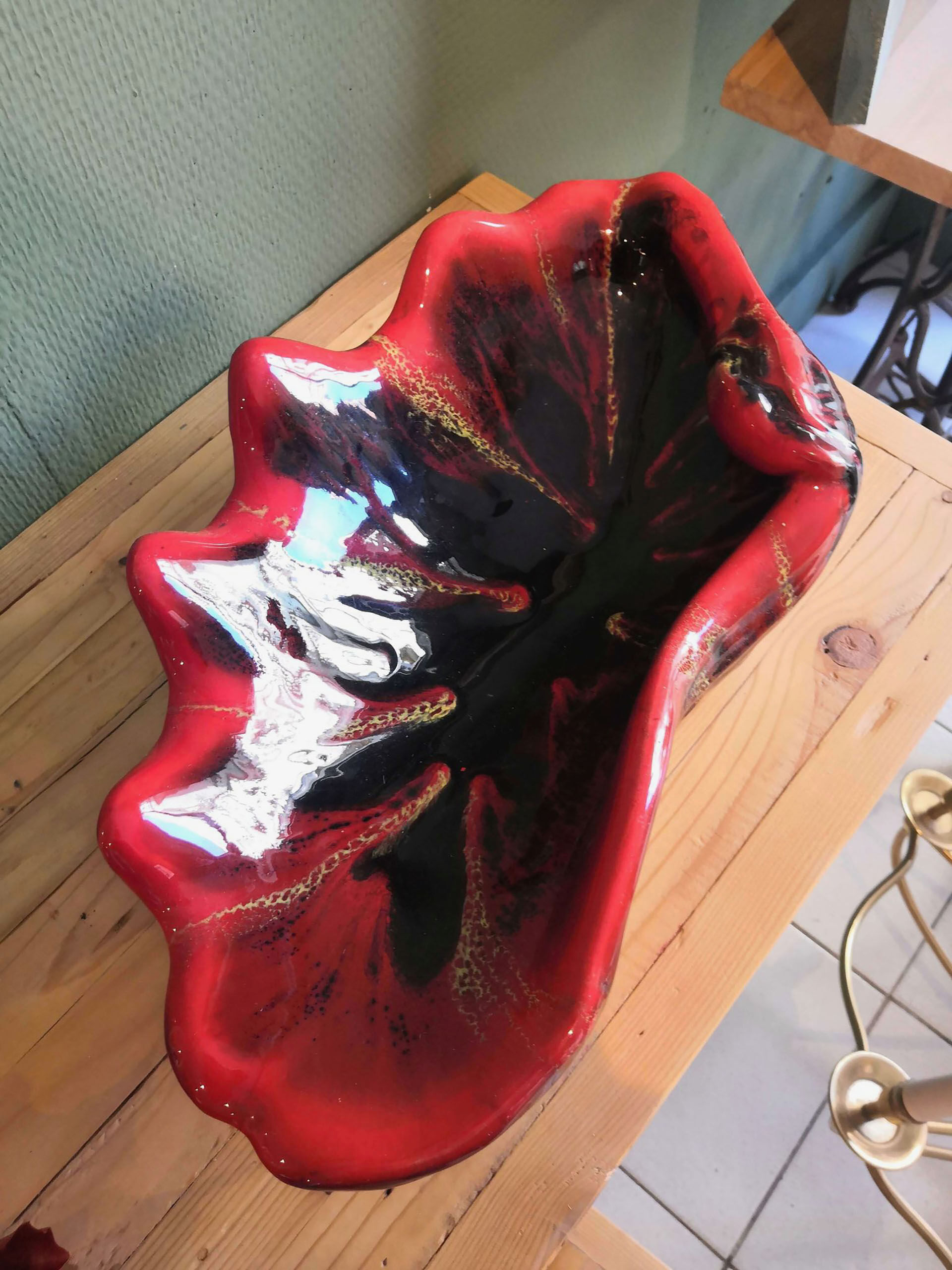 Empty pocket shell oyster ceramic Vallauris unsigned